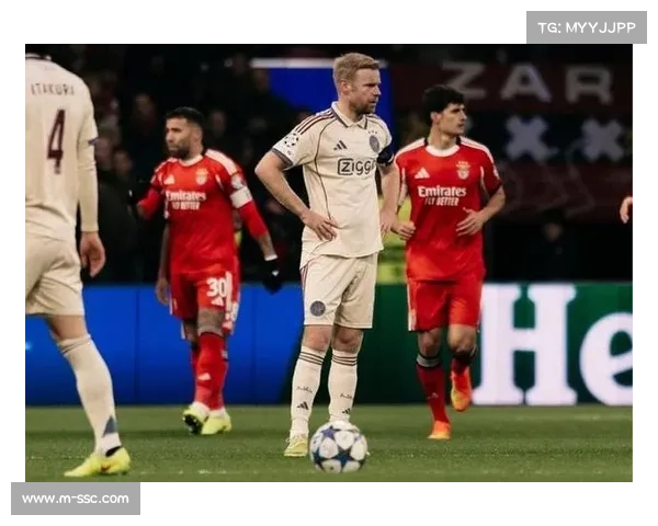 阿贾克斯4-2逆转卡拉巴赫，终结欧冠五连败尴尬纪录