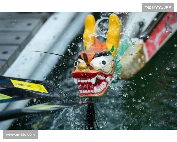 环澳第二赛段Cundlee Creek绕圈，Corksrew爬坡观赛氛围热烈